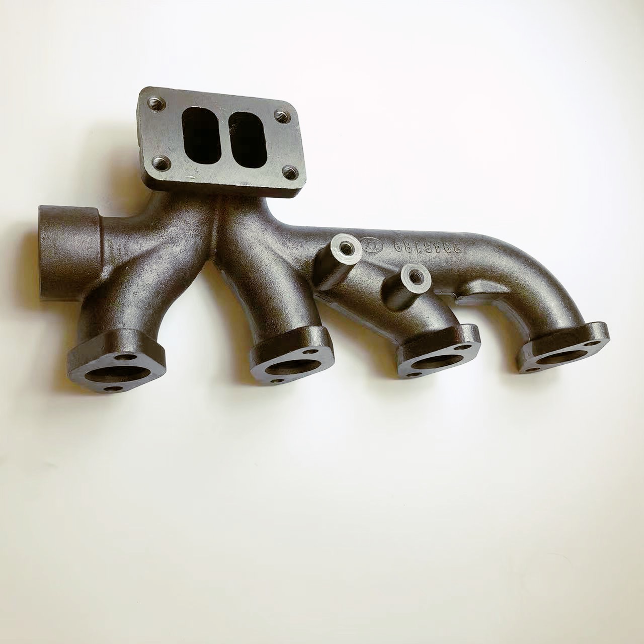 Cummins ISB ISD6.7 QSB5.9 Diesel Engine Spare Parts Exhaust Manifold 3945189